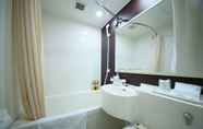 In-room Bathroom 4 Wishton Hotel Yukari