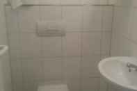 Toilet Kamar Motel 24h Bremen Ost