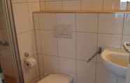 Toilet Kamar 3 Hotel Select