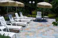 Swimming Pool Hotel La Marticana