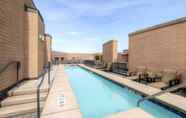 Swimming Pool 7 Global Luxury Suites at The Convention Center