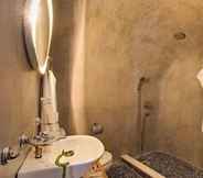 Toilet Kamar 6 Villa Calliope