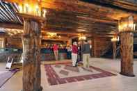 Lobby Old Faithful Inn - Inside the Park