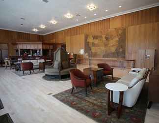 Lobby 2 Mammoth Hot Springs & Cabins - Inside the Park