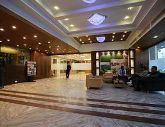 Lobby 2 Silver Cloud Hotel & Banquets Ahmedabad