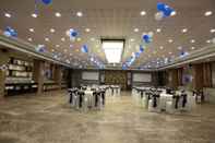 Functional Hall Silver Cloud Hotel & Banquets Ahmedabad