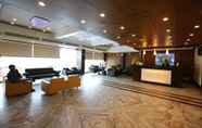 Lobby 6 Silver Cloud Hotel & Banquets Ahmedabad
