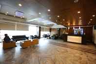 Lobby Silver Cloud Hotel & Banquets Ahmedabad