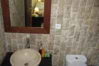 In-room Bathroom Lovina Oasis