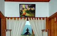 Bedroom 4 Myanmar Treasure Resort Inle