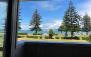 Nearby View and Attractions 6 Waikanae Beach TOP 10 Holiday Park