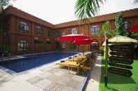 Swimming Pool Hotel Sincere Smile Bagan
