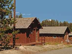 Bangunan 4 Lake Lodge Cabins - Inside the Park