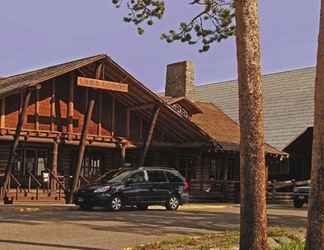 Exterior 2 Lake Lodge Cabins - Inside the Park