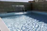 Swimming Pool Vincci Mercat Hotel