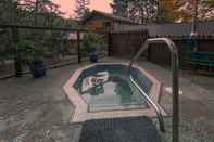 Swimming Pool Cusheon Lake Resort