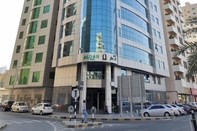 Bên ngoài Aldar Hotel