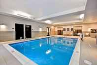 Swimming Pool Homewood Suites by Hilton Cincinnati/West Chester