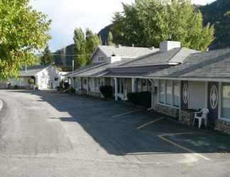 Exterior 2 Trail Motel & RV Park