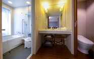 In-room Bathroom 2 Centrair Hotel