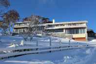 Swimming Pool Valhalla Lodge Perisher