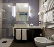 In-room Bathroom 7 Mercure Firenze Centro