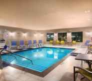 Swimming Pool 2 Best Western Lindsay Inn & Suites