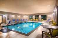 Swimming Pool Best Western Lindsay Inn & Suites