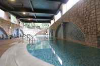 Kolam Renang Hoya Hot Springs Resort & Spa