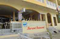Lobby White Beach Hotel Bar and Restaurant