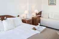 Bedroom Acteon Hotel