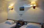 Kamar Tidur 2 Maple Leaf Guest House