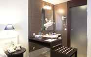 In-room Bathroom 4 Hotel Best Terramarina