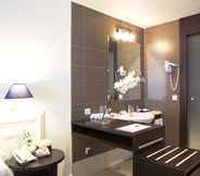 In-room Bathroom 4 Hotel Best Terramarina