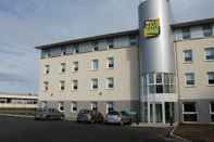 Exterior First Inn Hotel Les Ulis