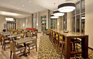 Restaurant 4 Hampton Inn & Suites - Minneapolis