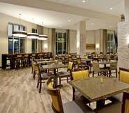 Restaurant 2 Hampton Inn & Suites - Minneapolis