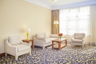 Ruang Umum Ramada by Wyndham Almaty