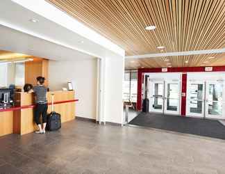Lobby 2 University of Calgary - Seasonal Residence