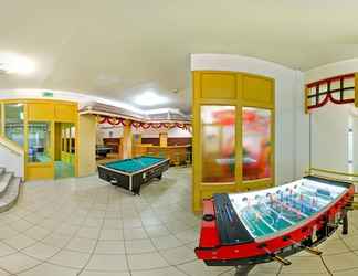 Lobby 2 Sport & Spa Hotel Strass