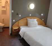 Bedroom 4 Hôtel Saint Jean