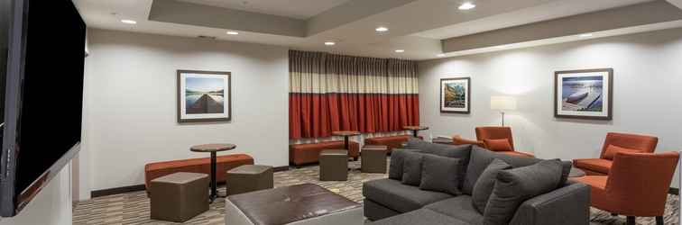 Lobby Microtel Inn & Suites By Wyndham Fort St John