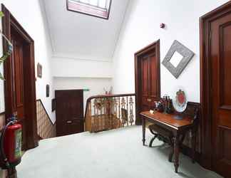 Lobi 2 Trafford Bank Guest House