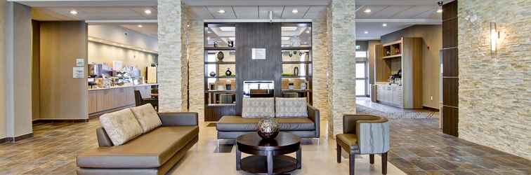 Lobby Holiday Inn Express & Suites Oshawa Downtown - Toronto Area, an IHG Hotel