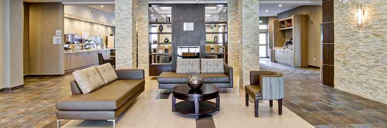 Lobby Holiday Inn Express & Suites Oshawa Downtown - Toronto Area, an IHG Hotel