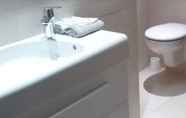 In-room Bathroom 5 Hotel De La Mer