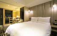 Bedroom 2 Linkworldhotel Taichung
