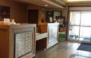 Lobby 7 Quality Inn and Suites