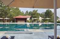 Swimming Pool Club Mahindra Kanha