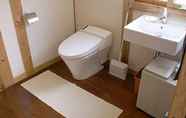 Toilet Kamar 5 Sukabura Inn